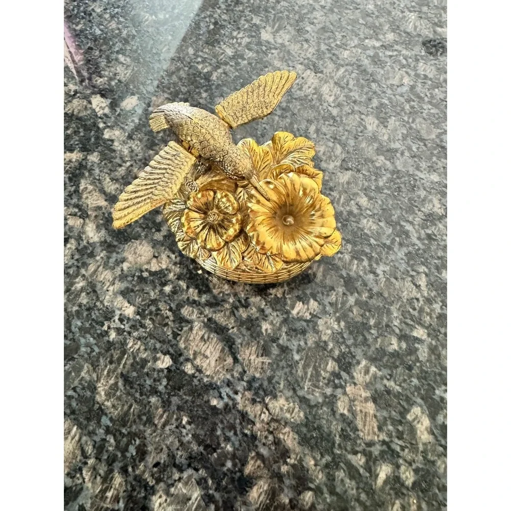 Westland Gold Hummingbird Flower Music‎ Box Vintage Nocturne Japan Basket Base